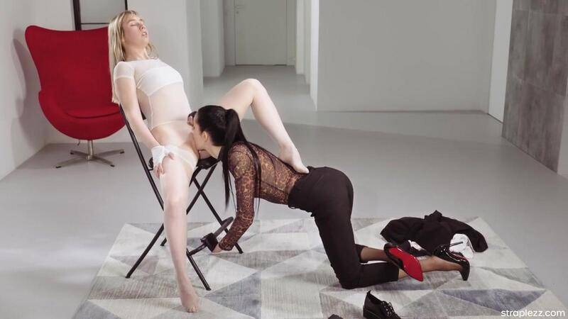 karla and mia successful #footfetish relationships #lesbian #strapon 
