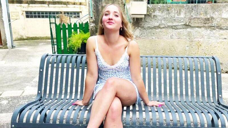 chloe - 18, law student in cannes { }
#teens #outdoors #2022 